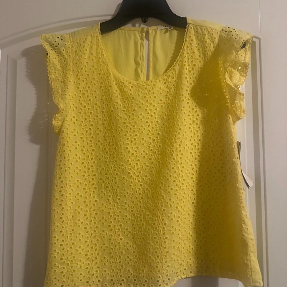 Yellow Eyelet Lace Sleeveless Blouse | NWT | Size Small